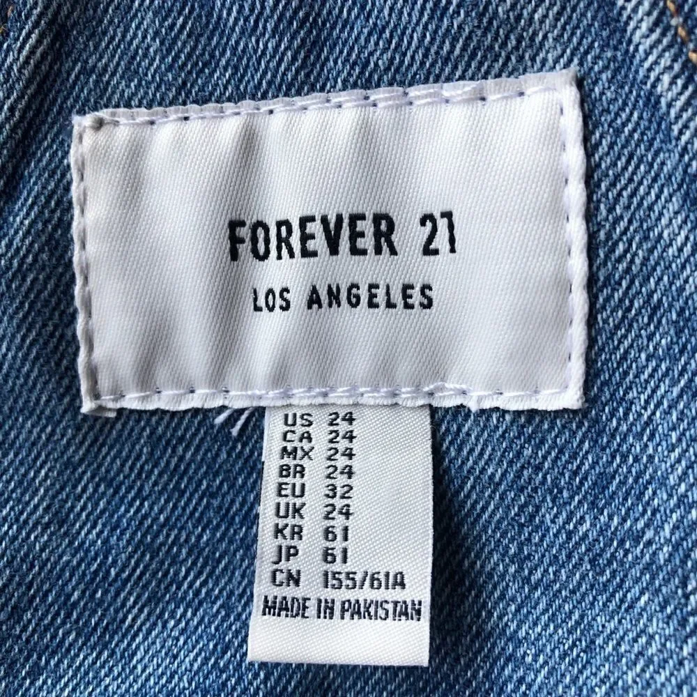 Forever 21 Distressed Size 24 Jean Short Bibs!